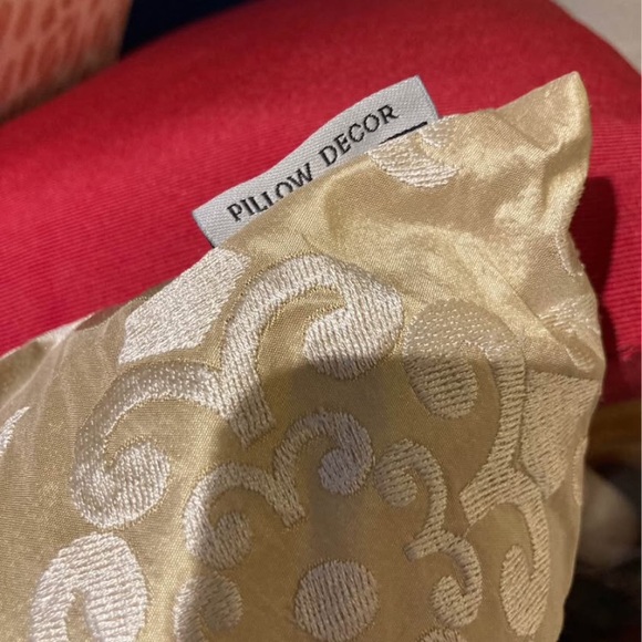 Pillow Decor sumatra gold wreath embroidered silk decorative Throw pillows 21x21 - Picture 5 of 6